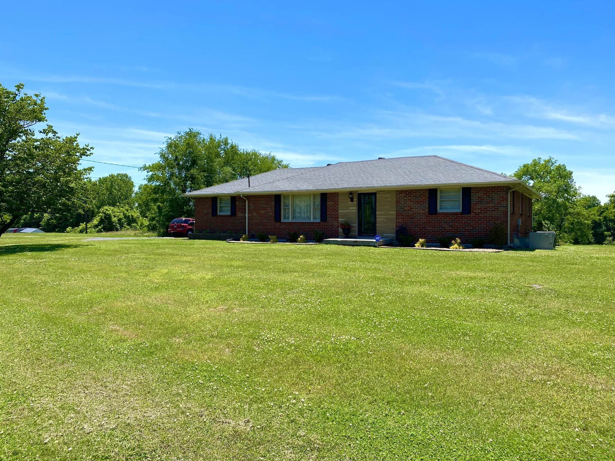 Single Family Homes por un Venta en 1102 Robinson Road Old Hickory, Tennessee 37138 Estados Unidos