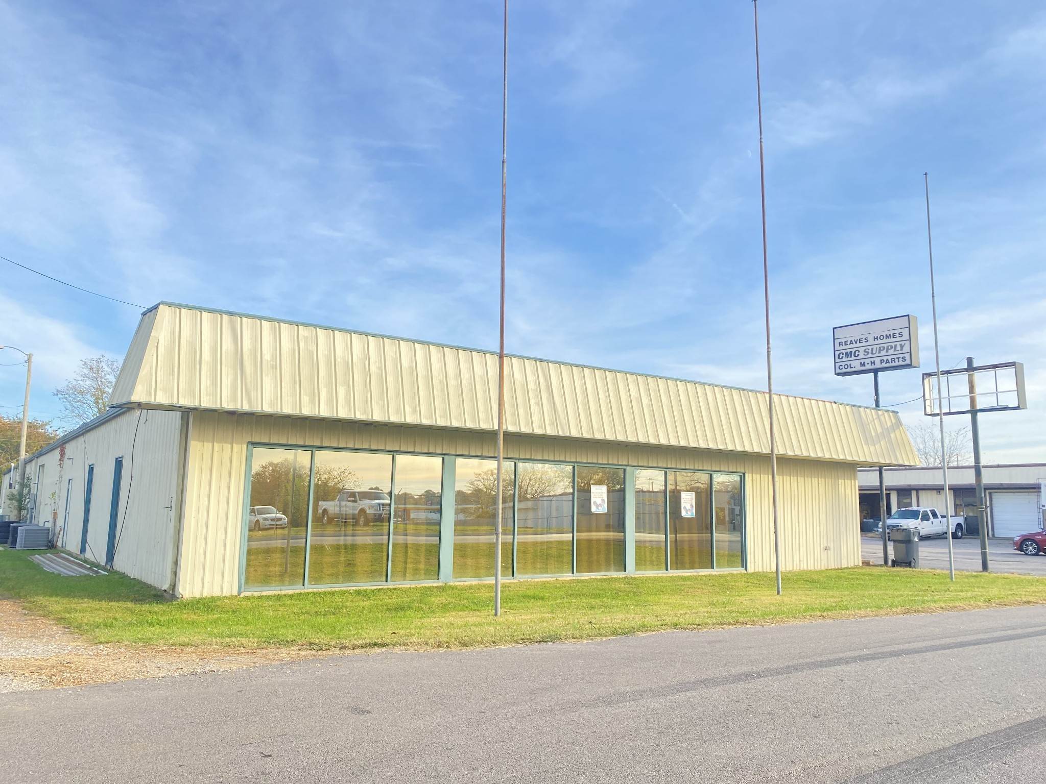 Commercial for Sale at 107 Penny Avenue Columbia, Tennessee 38401 United States