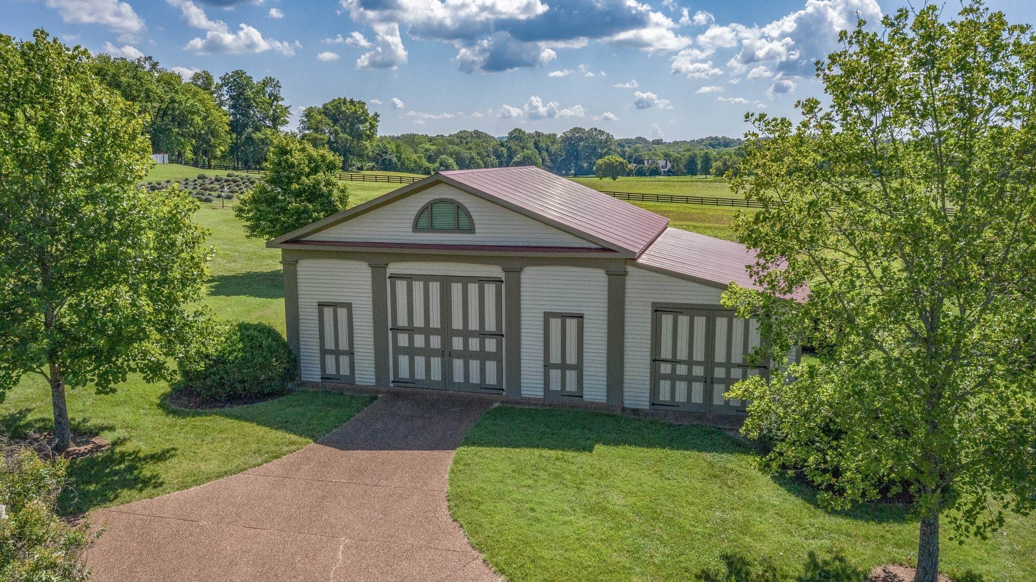 46. Single Family Homes for Sale at 1711 Old Hillsboro Road Franklin, Tennessee 37069 United States