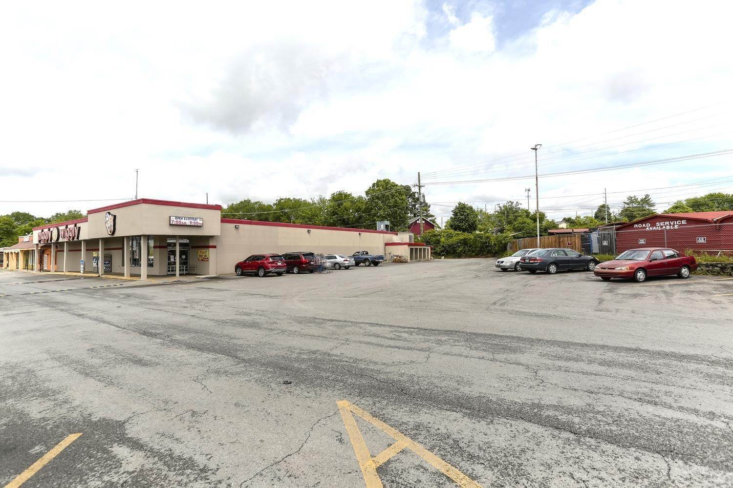 8. Commercial for Sale at 1433 Robinson Road Old Hickory, Tennessee 37138 United States
