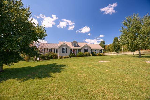 Single Family Homes for Sale at 245 Burton Lane Hartsville, Tennessee 37074 United States