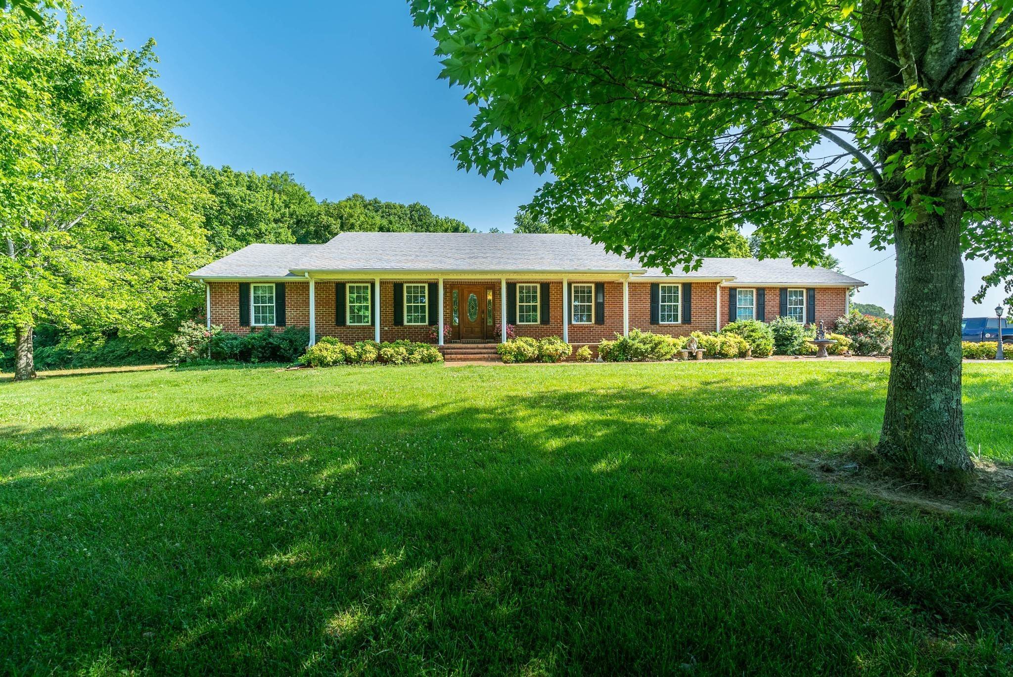 Single Family Homes for Sale at 1000 Charlie Read Road Chapmansboro, Tennessee 37035 United States