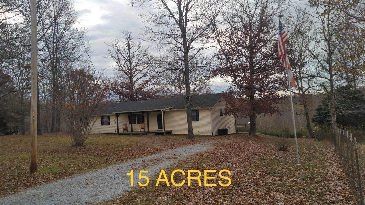 Single Family Homes for Sale at 1565 Primm Road Ashland City, Tennessee 37015 United States