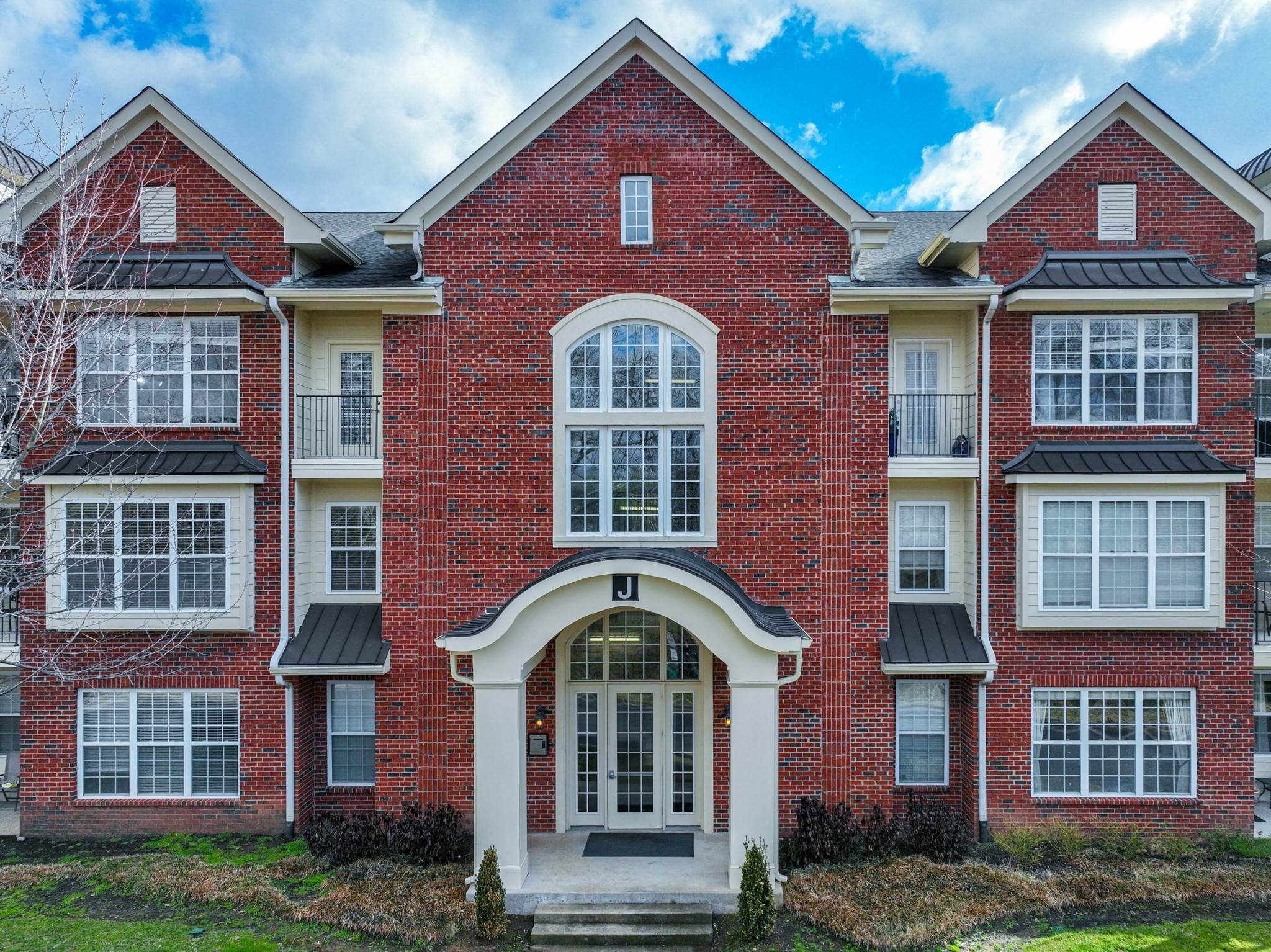 Condo / Townhouse / Flat for Sale at 3201 Aspen Grove Drive Franklin, Tennessee 37067 United States