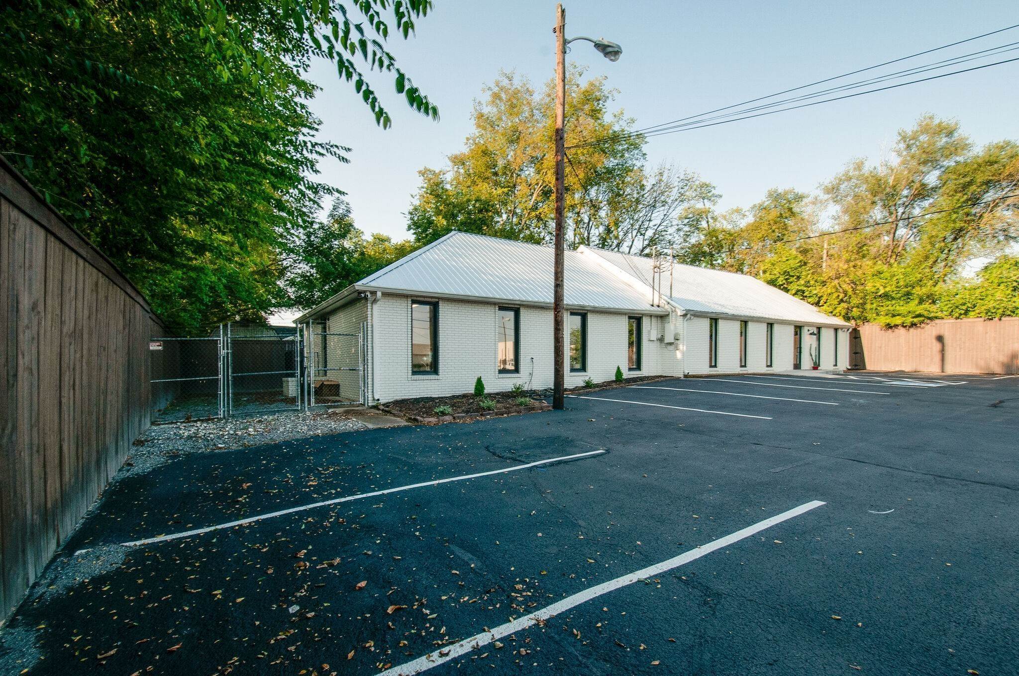 5. Commercial for Sale at 108 Odette Street Madison, Tennessee 37115 United States