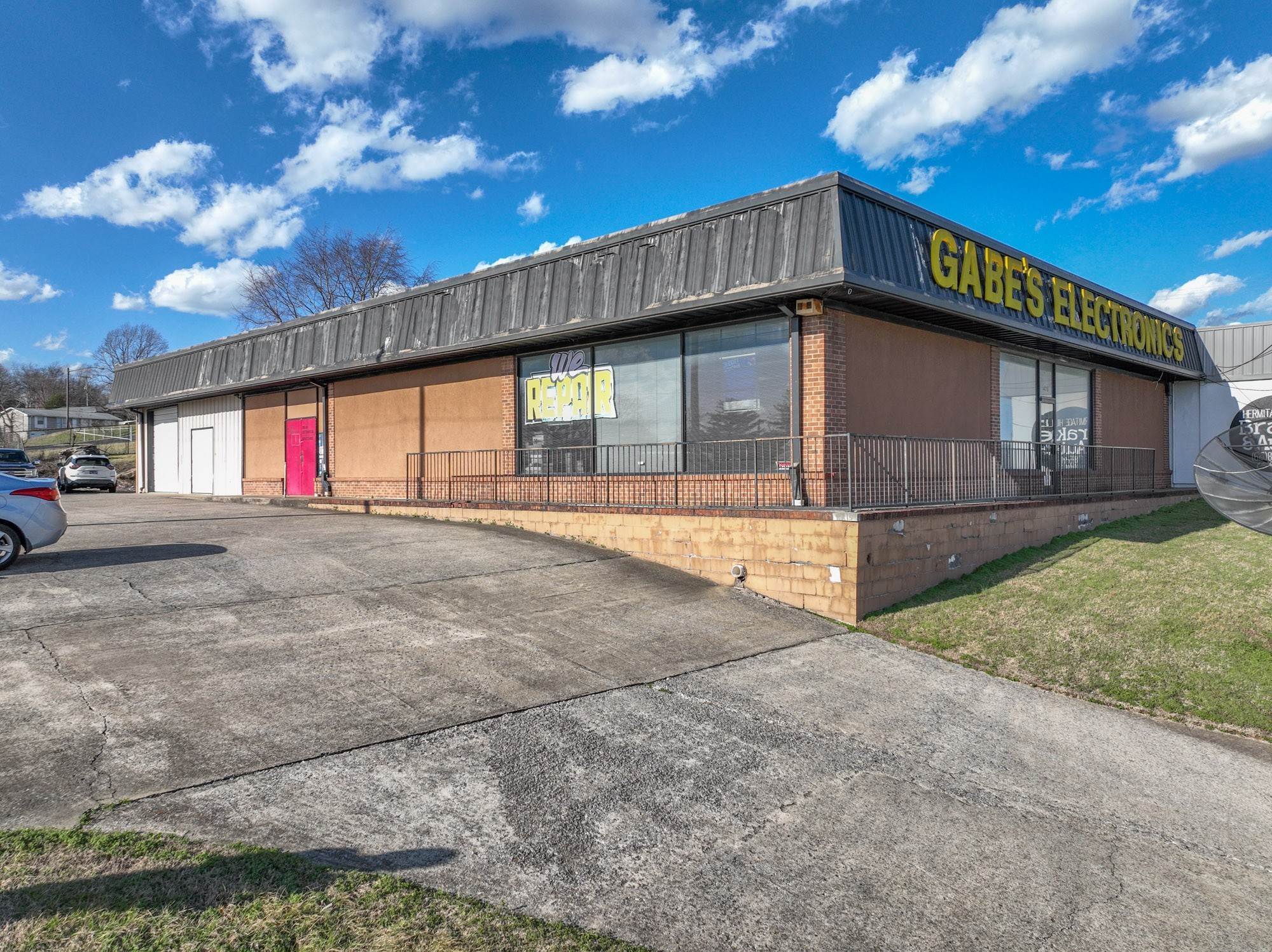 3. Commercial for Sale at 4010 Lebanon Pike Hermitage, Tennessee 37076 United States