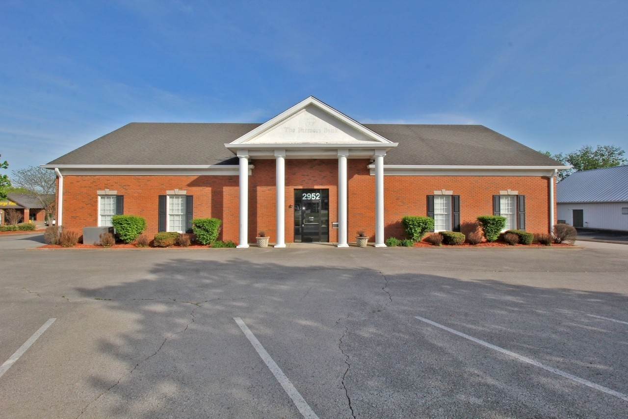 Commercial for Sale at 2952 Hwy 31w White House, Tennessee 37188 United States