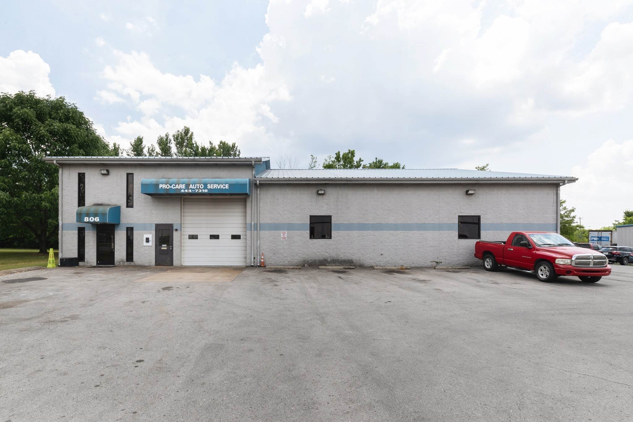 Commercial for Sale at 806 Tennessee Blvd Lebanon, Tennessee 37087 United States