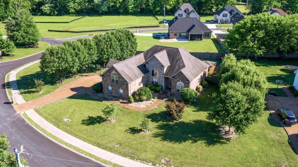 Single Family Homes for Sale at 116 Cambria Drive White House, Tennessee 37188 United States