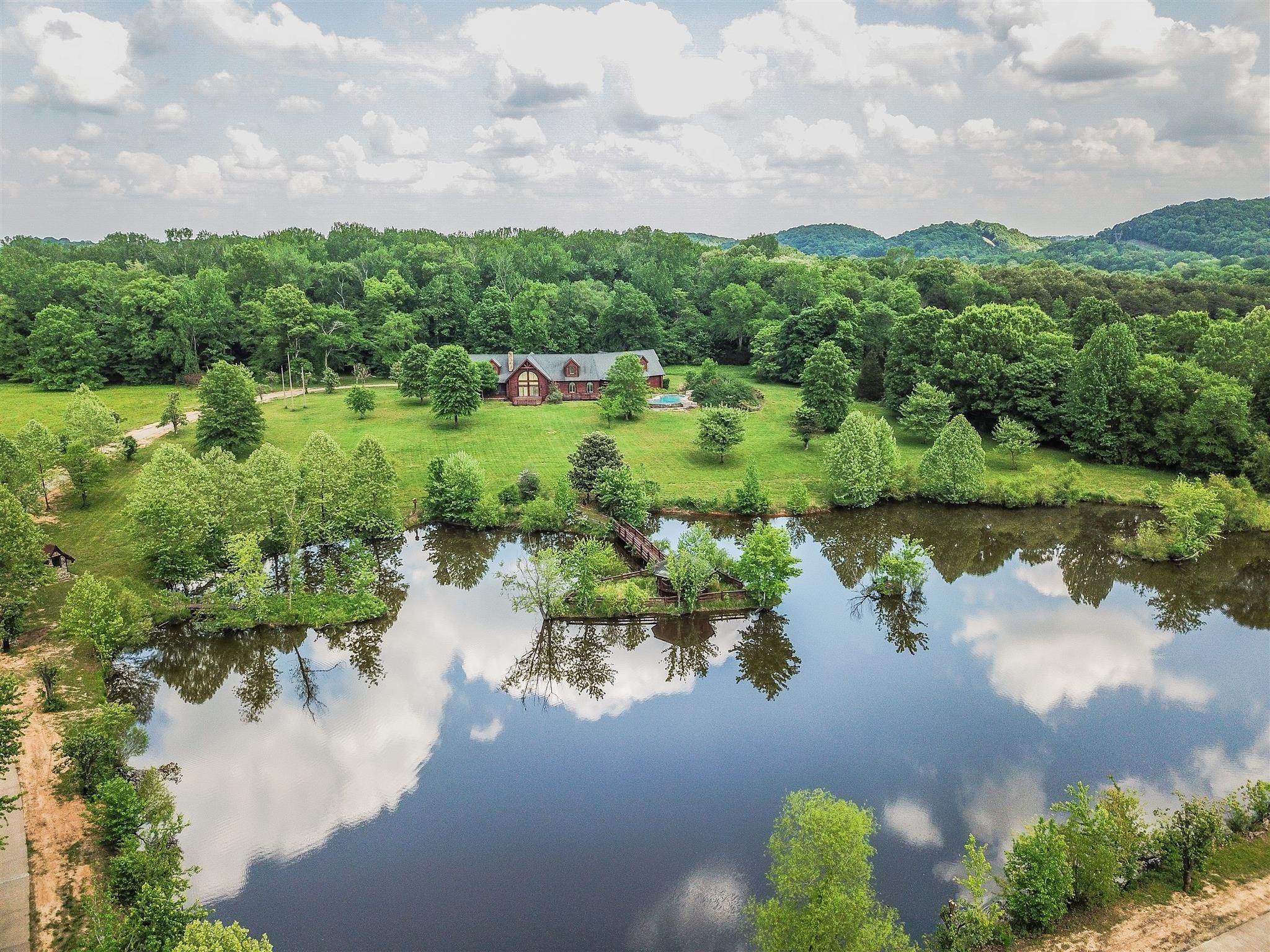 1. Single Family Homes for Sale at 1398 Narrows Of The Harpeth Road Kingston Springs, Tennessee 37082 United States