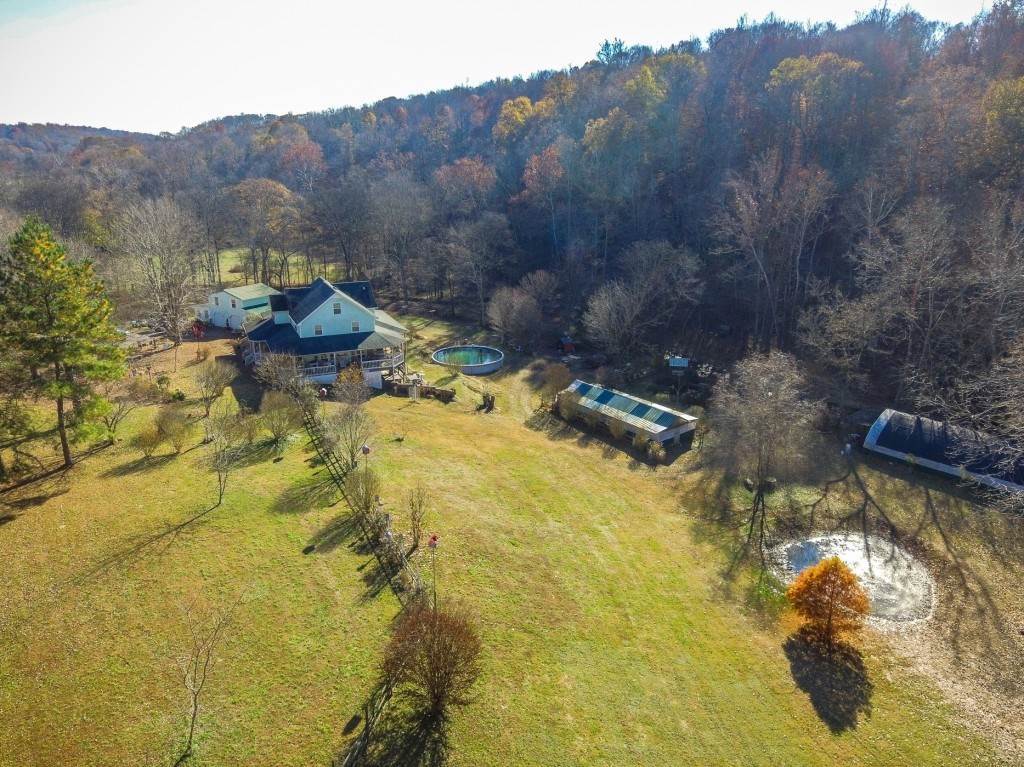 Single Family Homes for Sale at 3429 Williamson Branch Road Vanleer, Tennessee 37181 United States