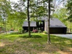 Single Family Homes for Sale at 555 Dogwood Way Burns, Tennessee 37029 United States