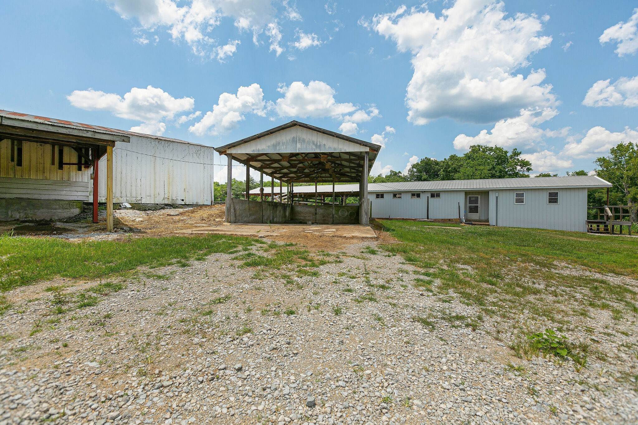 22. Farm for Sale at 3008 Luke Moser Road Columbia, Tennessee 38401 United States