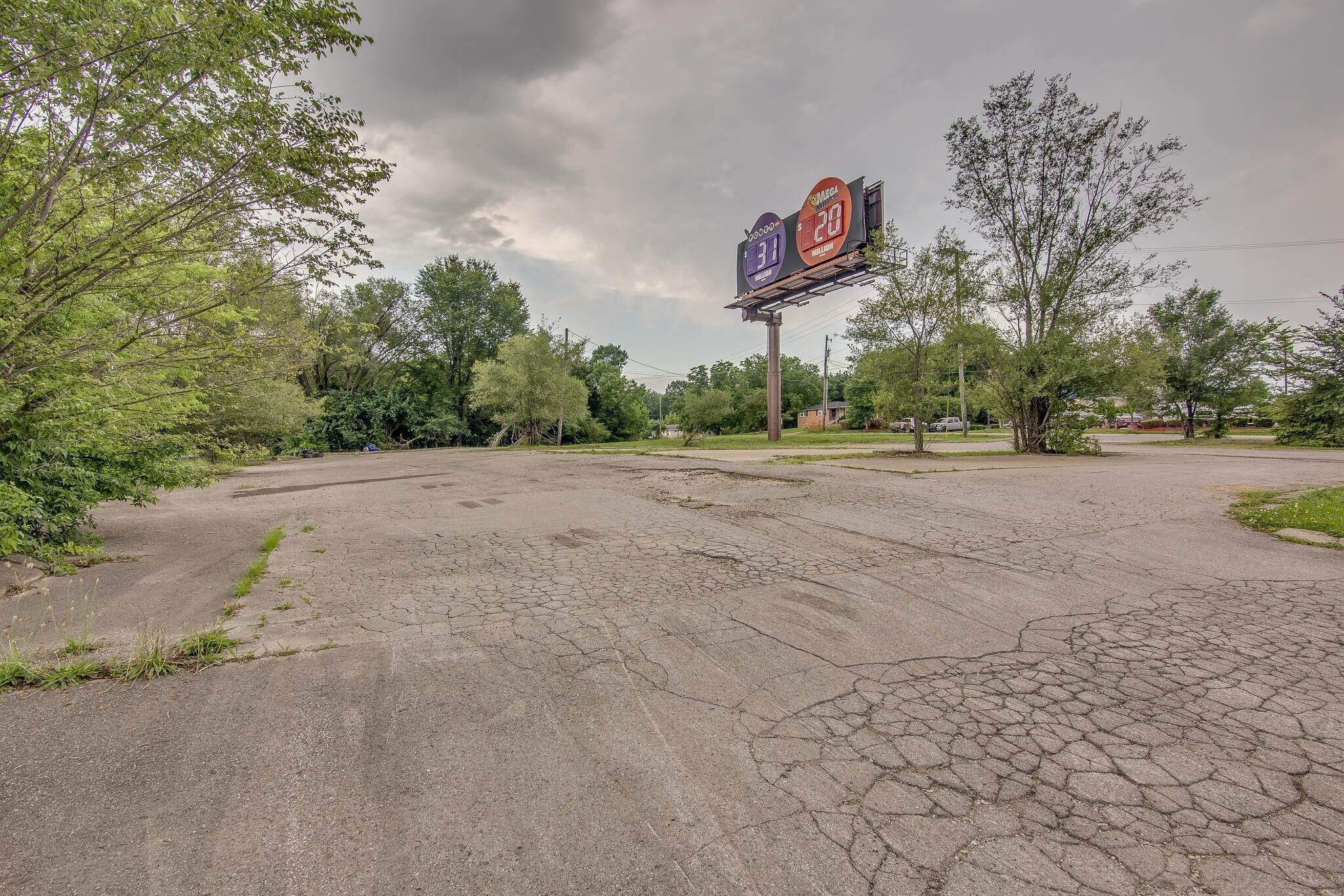 Commercial for Sale at 2425 Gallatin Pike, N Madison, Tennessee 37115 United States