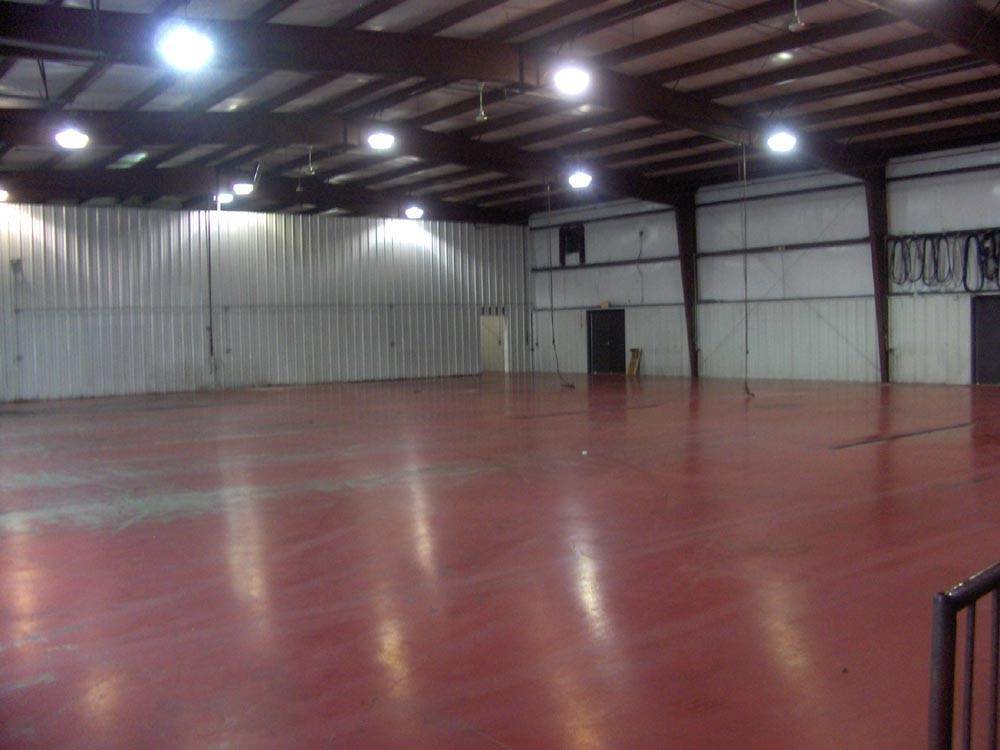 14. Commercial for Sale at 1330 Gateway Drive Gallatin, Tennessee 37066 United States