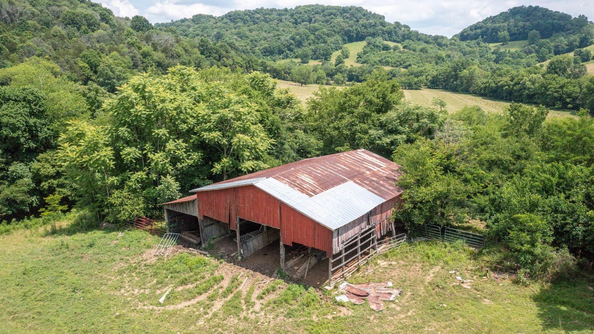 3. Single Family Homes for Sale at 1960 Rock Springs Rd, Buffalo Valley, TN, 38548 1960 Rock Springs Rd Buffalo Valley, Tennessee 38548 United States