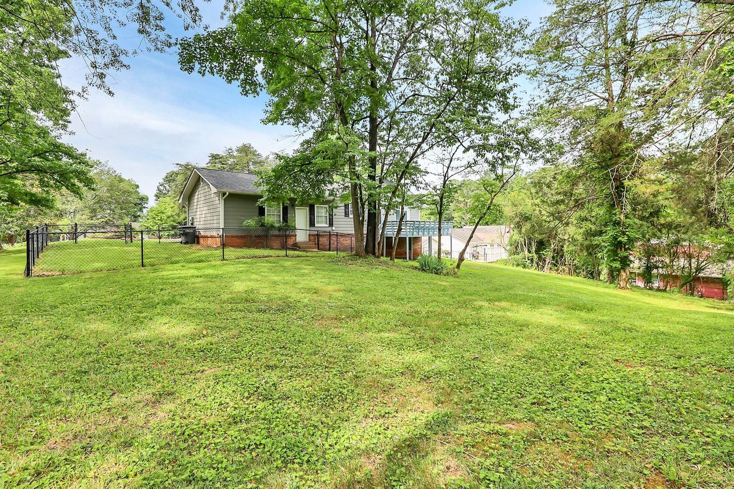 28. Single Family Homes for Sale at 1104 Tanglewood Dr, Cookeville, TN, 38501 1104 Tanglewood Dr Cookeville, Tennessee 38501 United States