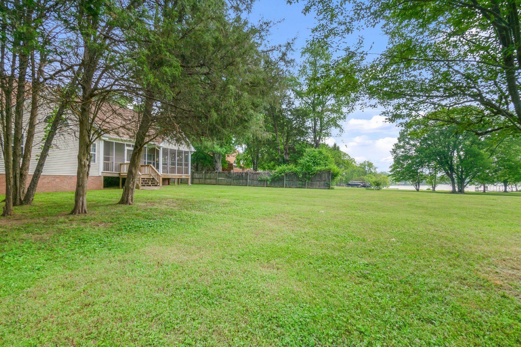 46. Single Family Homes for Sale at 910 Pointview Cir, Mount Juliet, TN, 37122 910 Pointview Cir Mount Juliet, Tennessee 37122 United States