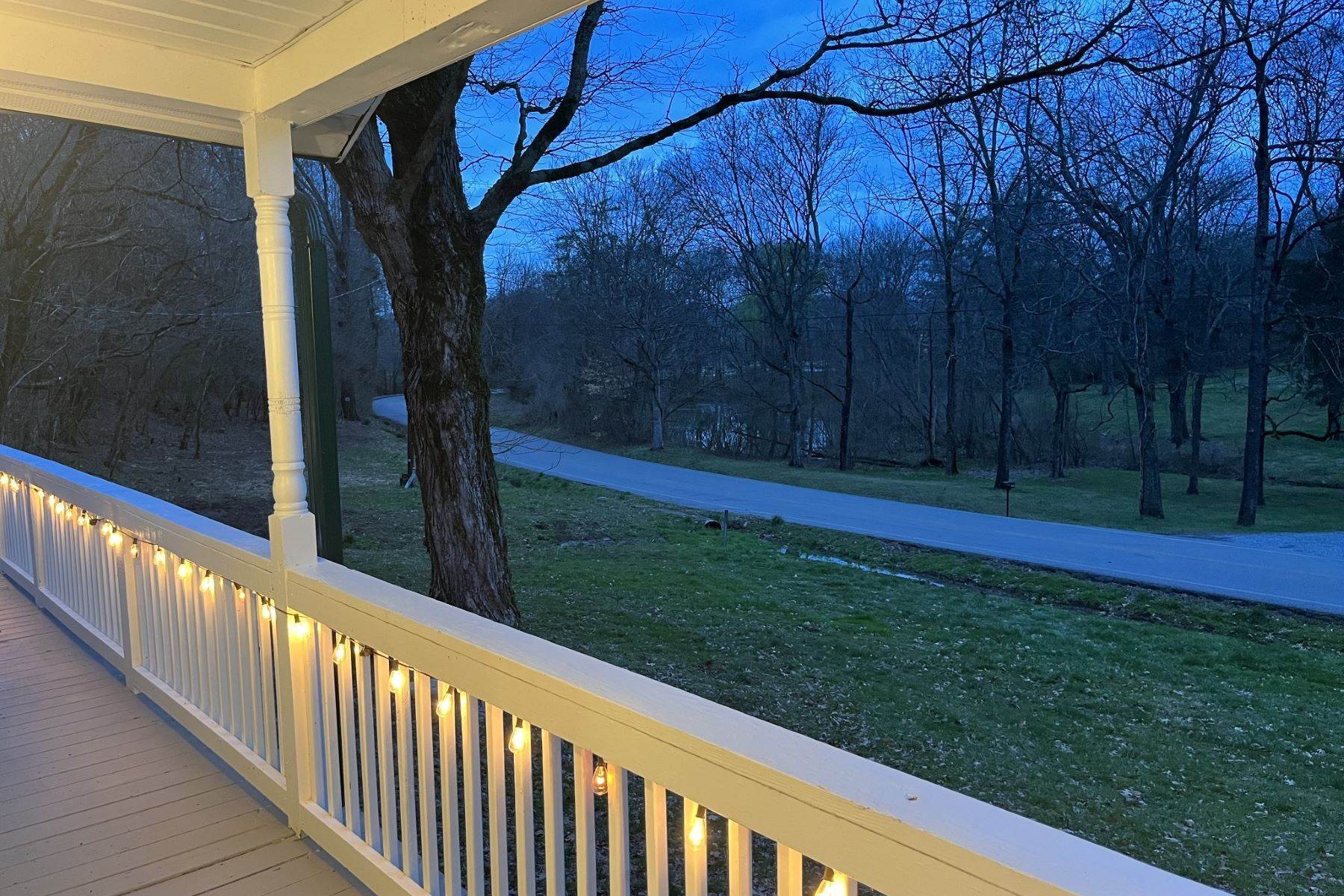 33. Single Family Homes for Sale at 3151 Boxley Valley Rd, Franklin, TN, 37064 3151 Boxley Valley Rd Franklin, Tennessee 37064 United States