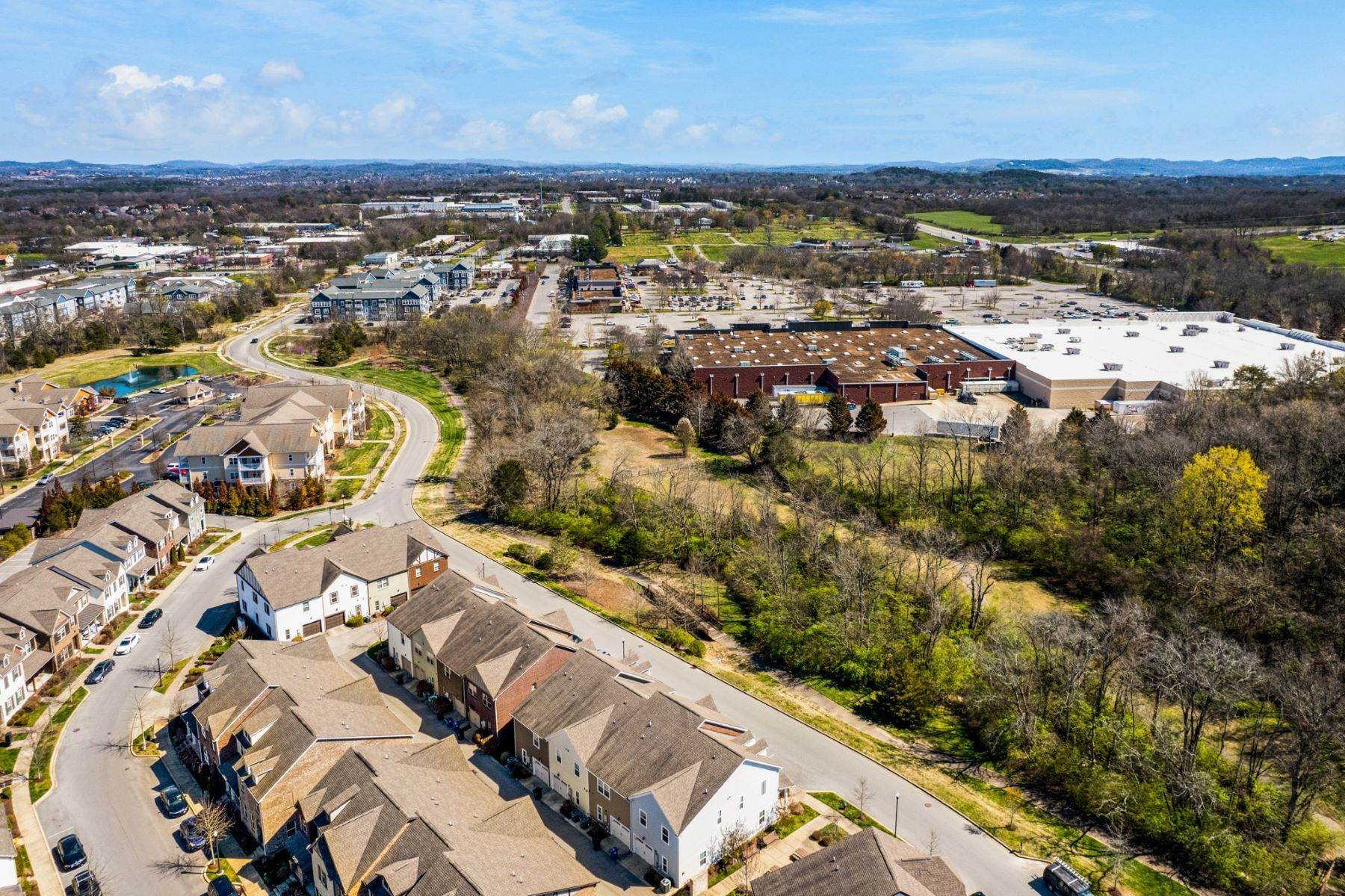 30. Townhouse for Sale at 1614 Shadow Green Dr, Franklin, TN, 37064 1614 Shadow Green Dr Franklin, Tennessee 37064 United States